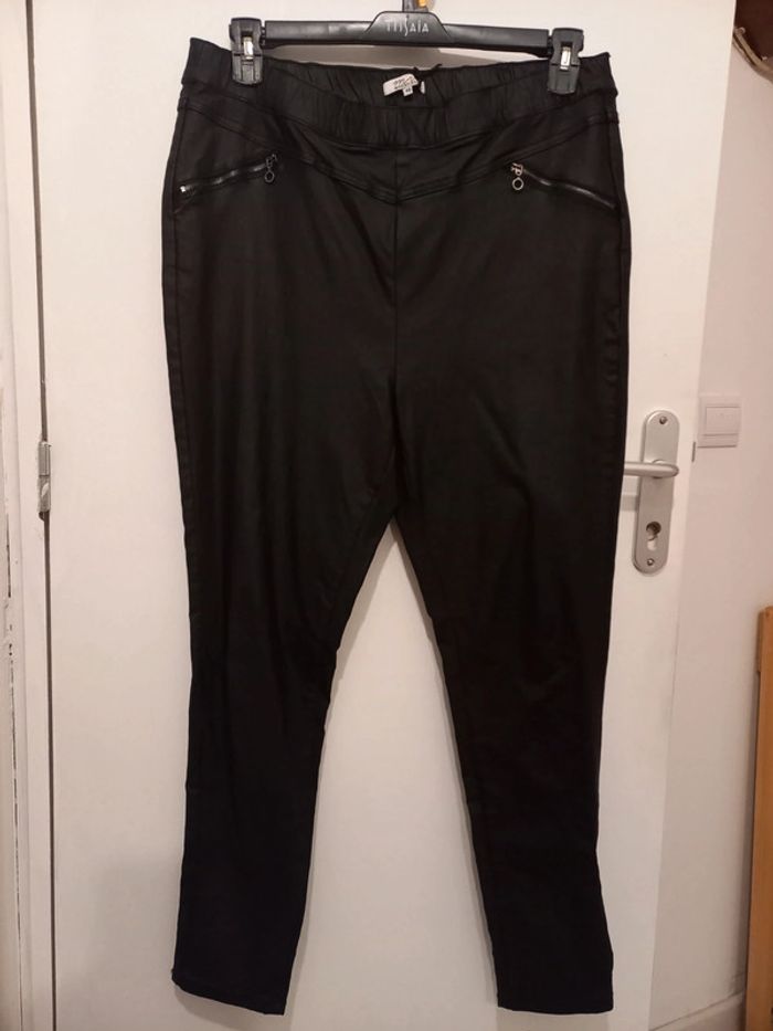Pantalon simili