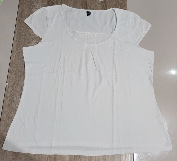 T-shirt blanc brodé Terre de Marins taille 6