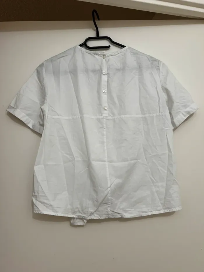 Blouse blanche avec noeud - photo numéro 2