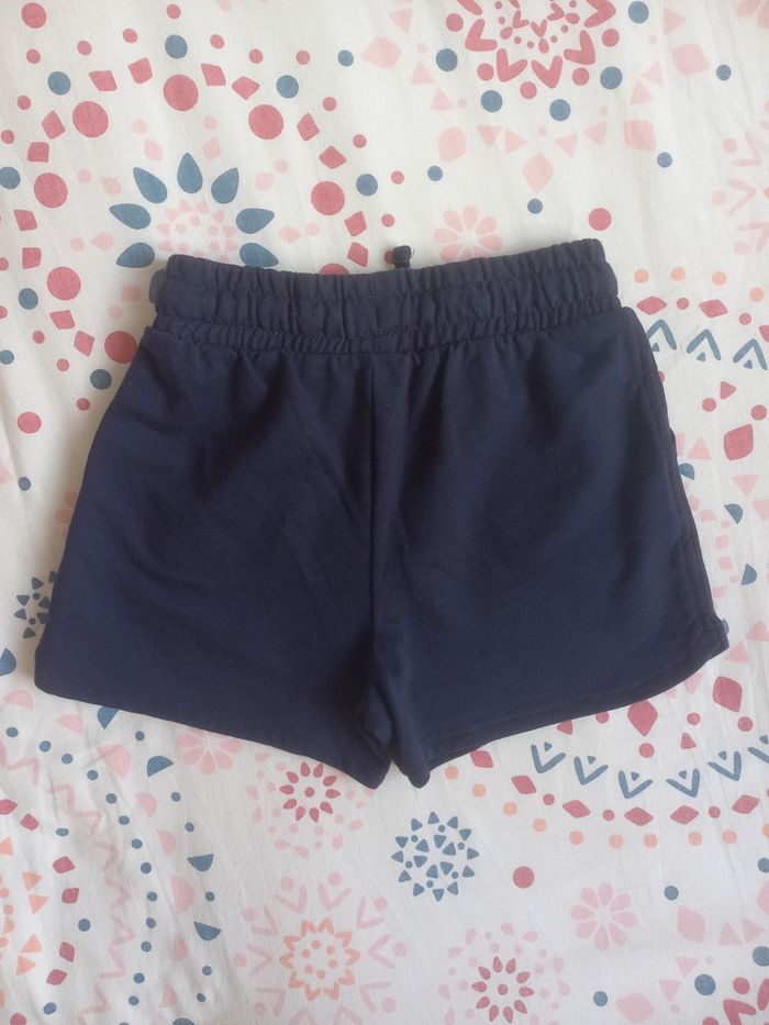 Short neuf  7 ans - photo numéro 2