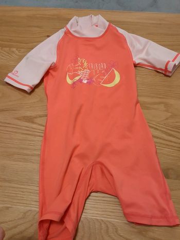 Combinaison d'eau et de plage