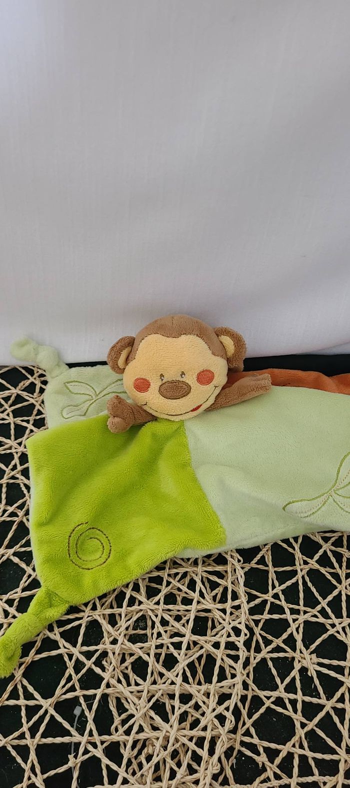 Doudou plat ouistiti singe KIMBALOO vert orange marron - photo numéro 3