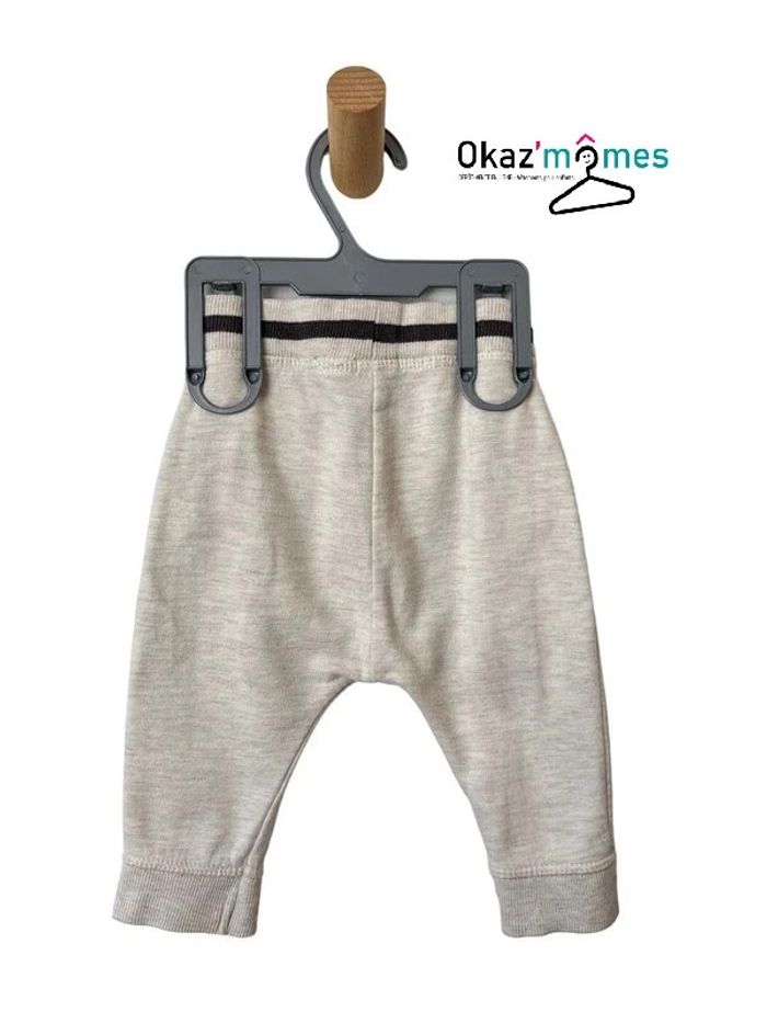Pantalon jogpant beige clair/crème - Kiabi 6 mois - photo numéro 2