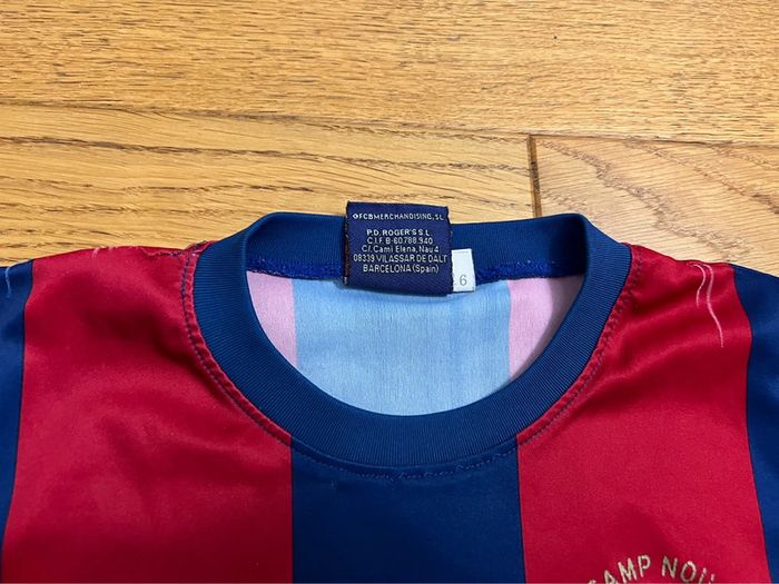Tee shirt FCB 6 ans - photo numéro 4
