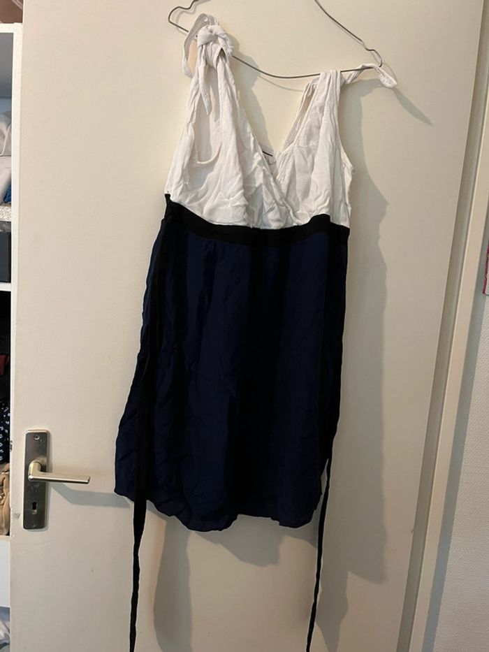 Jolie robe naf Naf blanche et bleue nuit