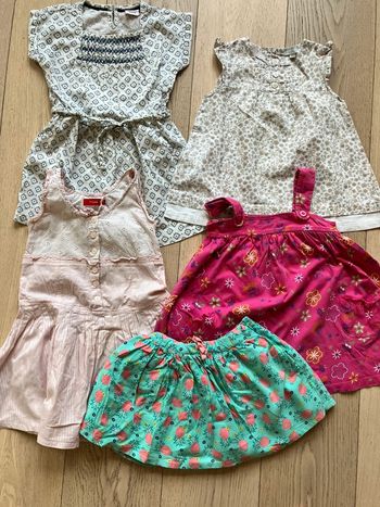 Lot de 4 robes et une jupe été 3 ans