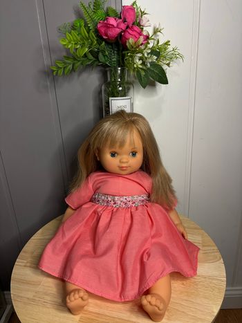 🌺Poupée en corps mou et au cheveux blond avec robe rose🌺