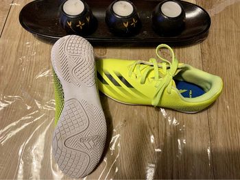 Basket foot salle adidas pointure 35 tbe