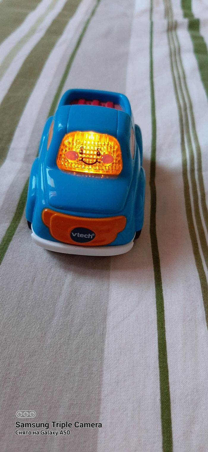 La voiture chante et parle