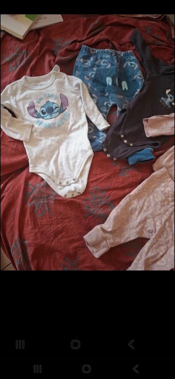 Lot Stitch 12 mois.