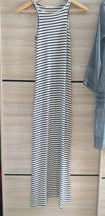 Robe sans manche à rayures