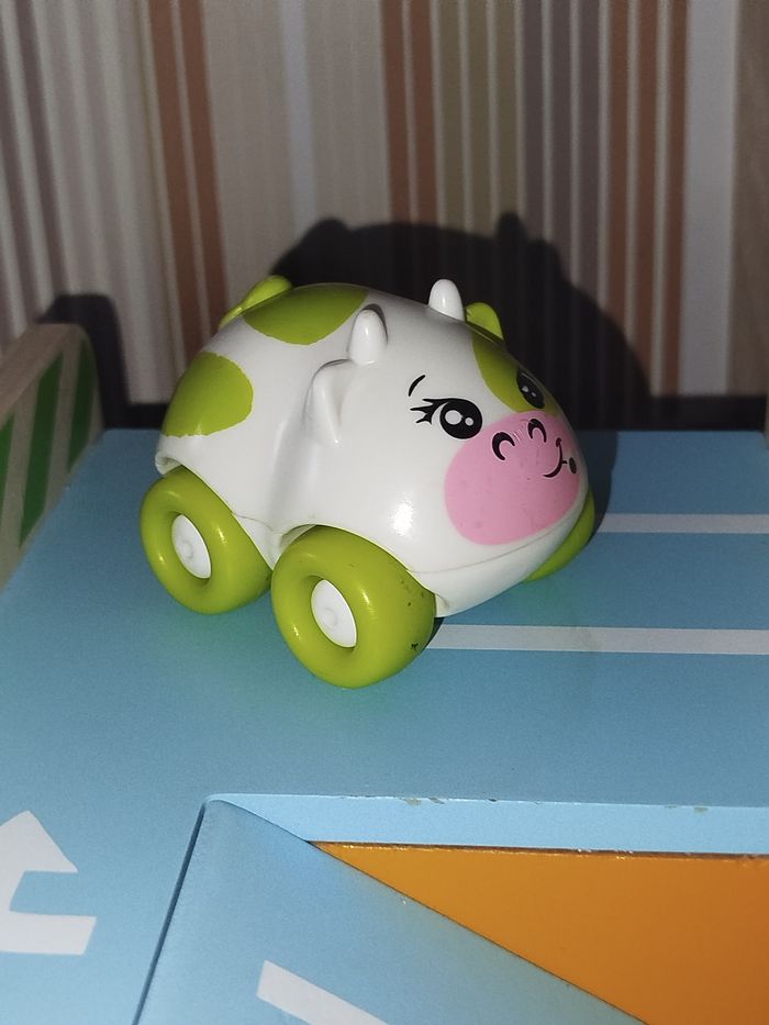 🟣 Djeco Petit garage en bois et véhicules - photo numéro 5