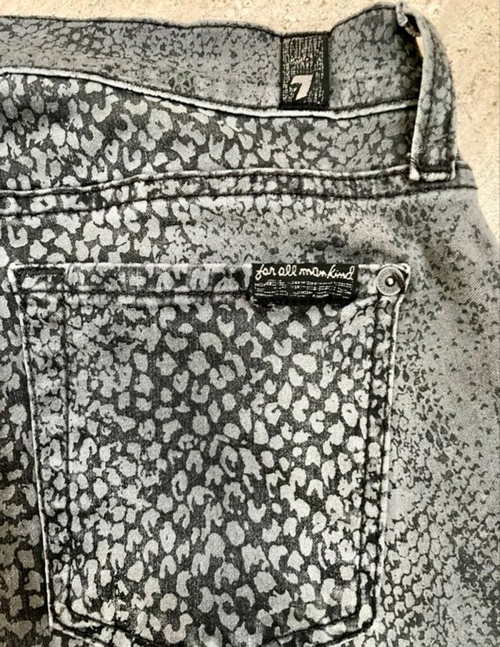 Jean imprimé peau de serpent • Très bon état • 7 For All Mankind - photo numéro 3
