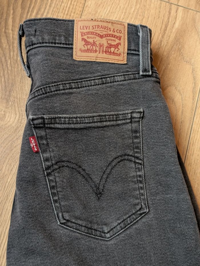 Jean levis high waisted mom w28L27 gris - photo numéro 2