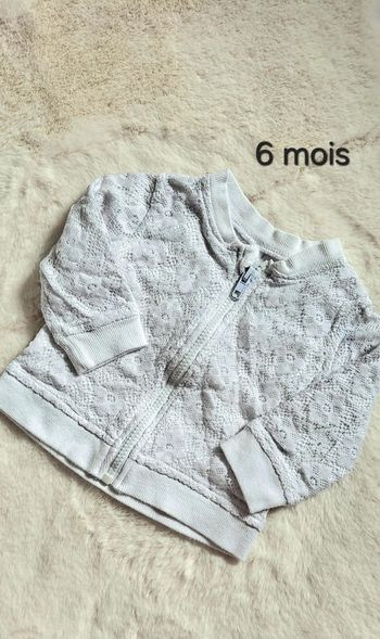 Veste fille taille 6 mois dentelle