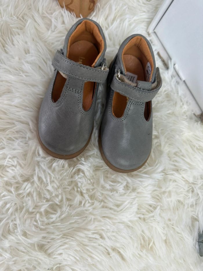 Paire de chaussures Babybotte taille 22 - photo numéro 3