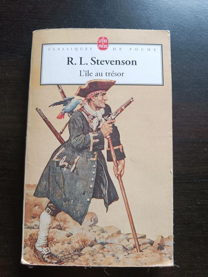 Livre L'ÎLE AU TRESOR - R.L. Stevenson