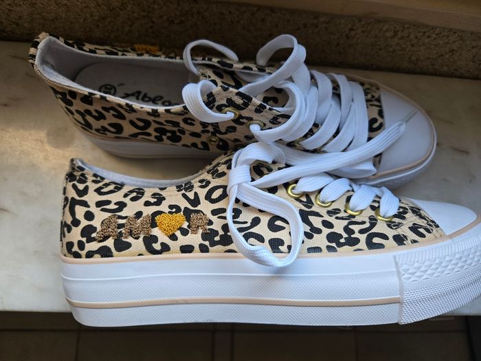 Baskets/Tennis imprimé leopard P38,5/39 neuves - photo numéro 2