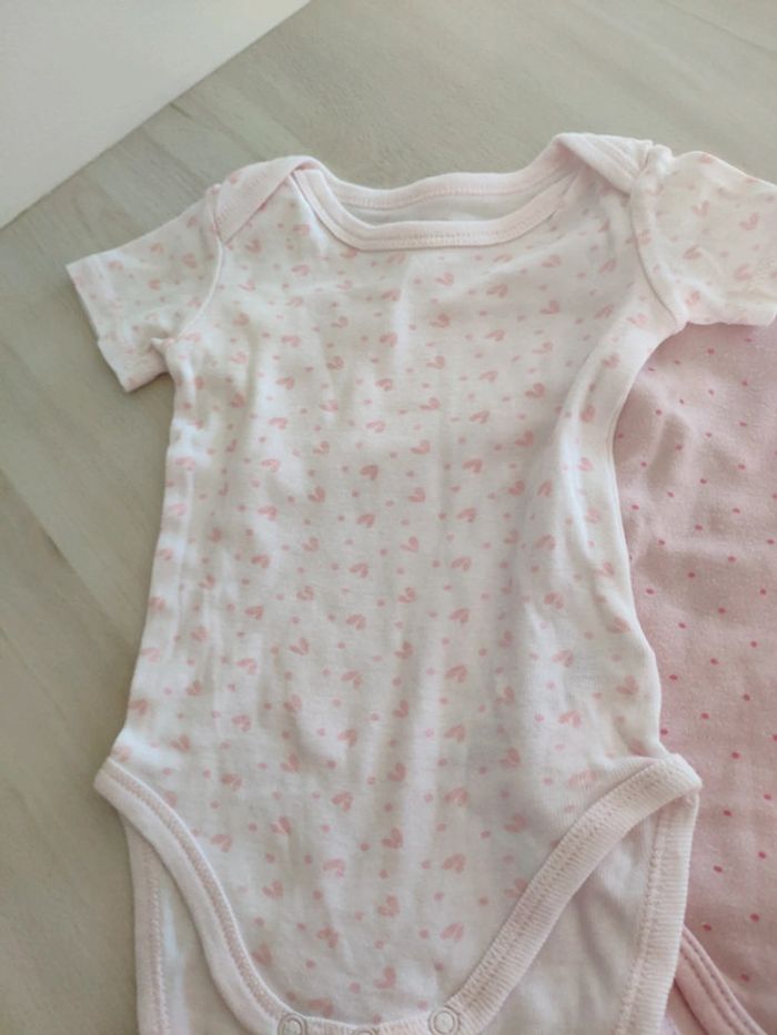 Lot deux bodies 3 mois roses fille manches longues et courtes - photo numéro 2