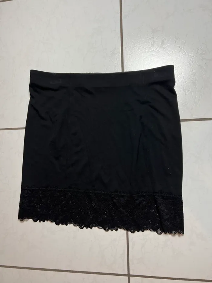 Jupe tule avec dentelle