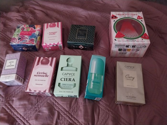 Lot parfums femme neuf - photo numéro 4