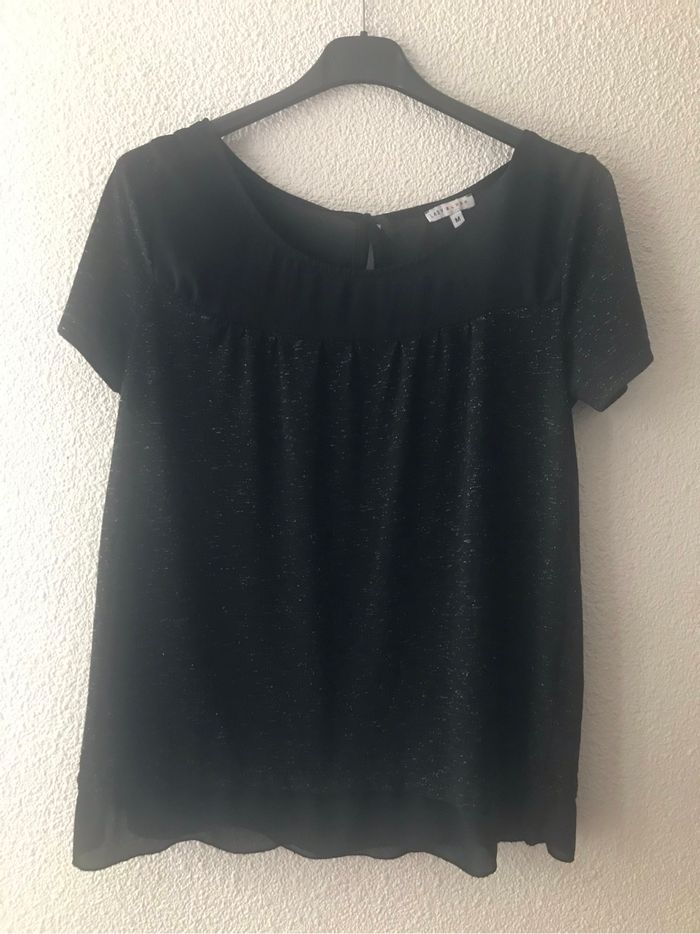 Tee shirt ou blouse légères paillettes argentées