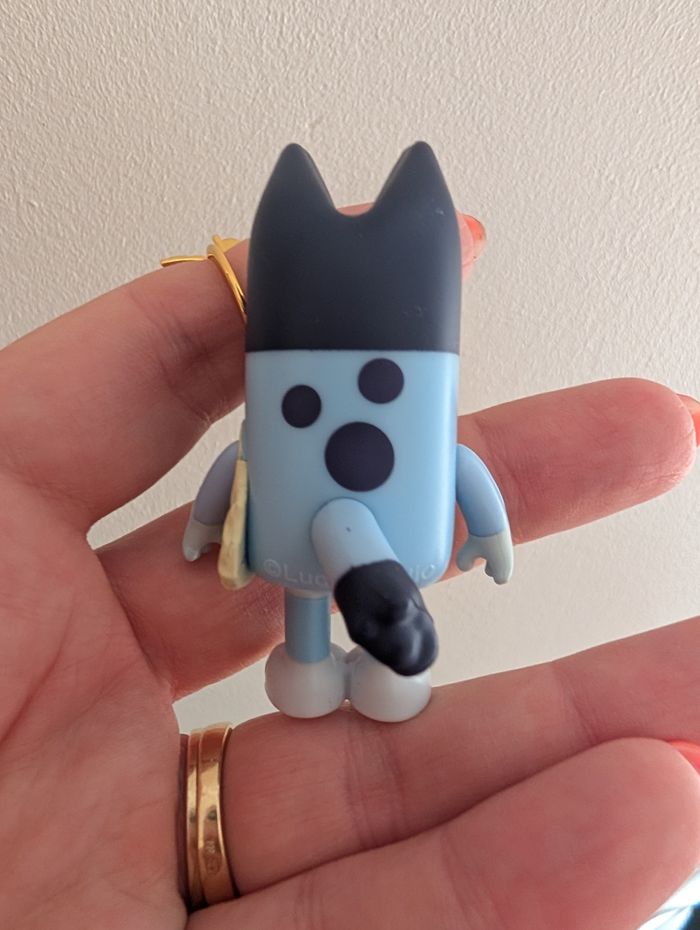 Figurine bluey au marché - photo numéro 3