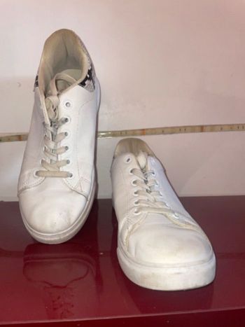 Baskets blanches détails python