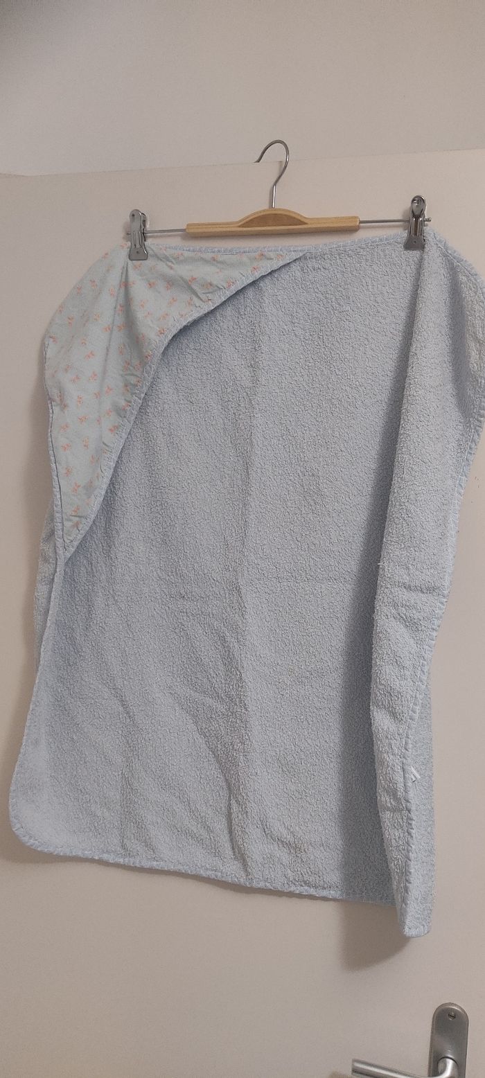 Cape de bain bébé bleu