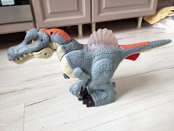 Jouet dinosaure Tyrannosaure rex T rex sonore et lumineux 28 cm de long Mattel