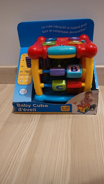 Baby Cube d'éveil interactif bébé 6 à 36 mois