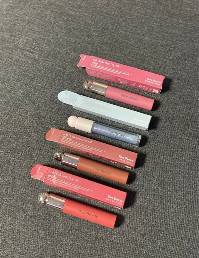 Rouge à lèvre rare Beauty au choix