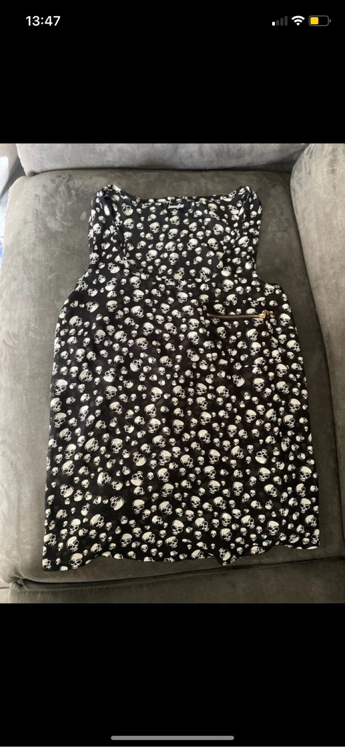 Haut léger transparent motif tête de mort