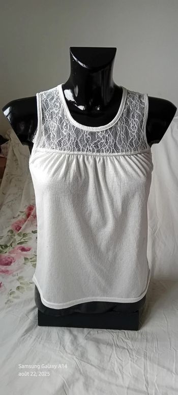 Haut blanc sans manches avec dentelle aspect gaufré fille 14 ans FPC