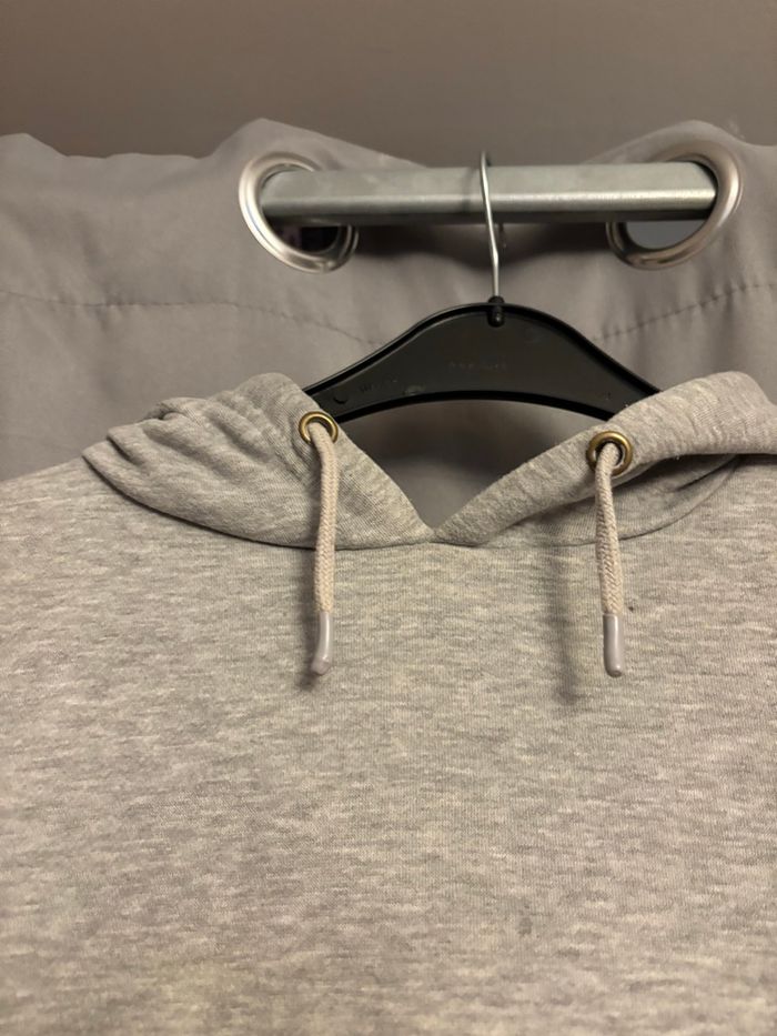 sweat gris - photo numéro 3