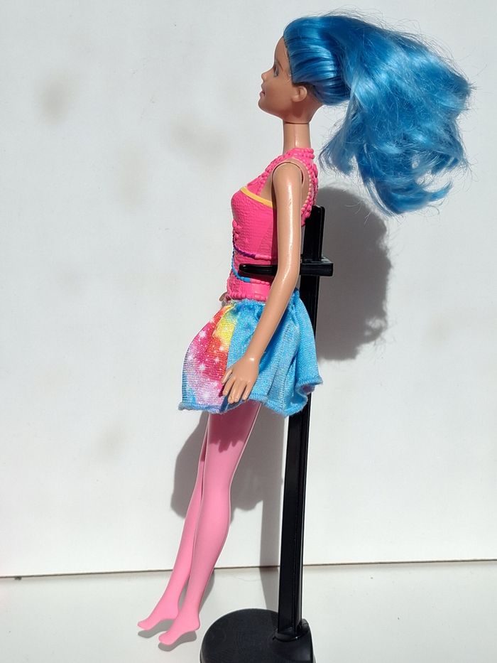 Poupée mattel Barbie Rainbow Kingdom Fairy cheveux bleu - photo numéro 4