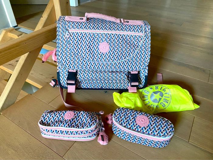 Cartable Kipling +2 plumiers+ housse pluie
