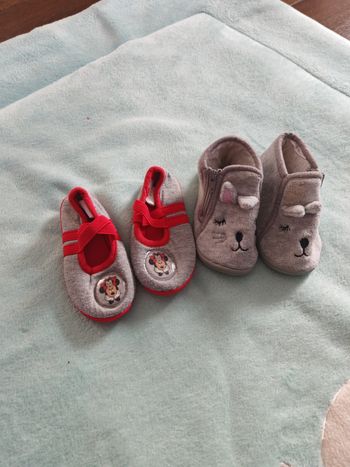 Lot de 2 paires de chaussons taille 21