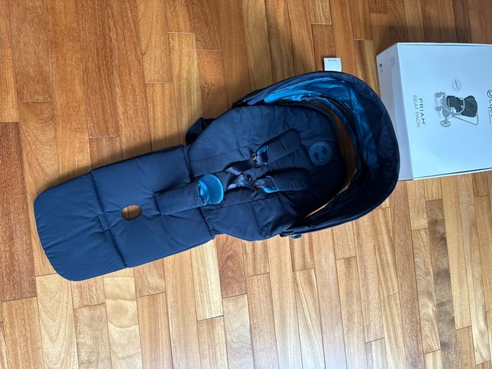 Assise priam 4 nautical blue bleu  cybex jamais utilisé - photo numéro 2