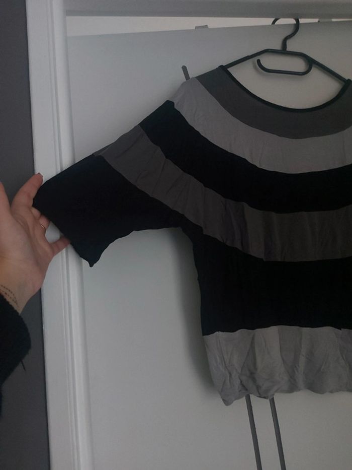 Haut manche 3/4 taille 40 gris et noir - photo numéro 2