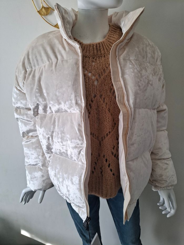 Doudoune Napapijri effet velours beige – chaude & stylée – taille M (neuve) - photo numéro 3