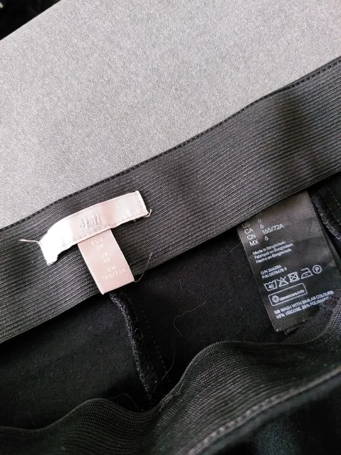 Pantalon noir en parfait état Taille 38 - photo numéro 4