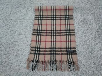 Écharpe Burberry vintage excellent état 100% cachemire