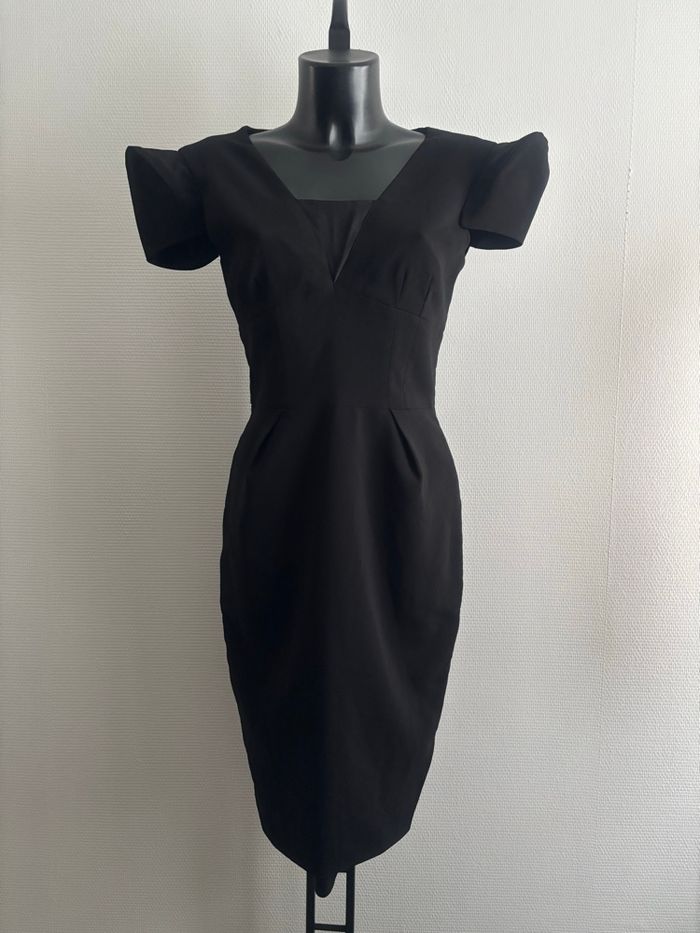 Robe noire élégante neuve