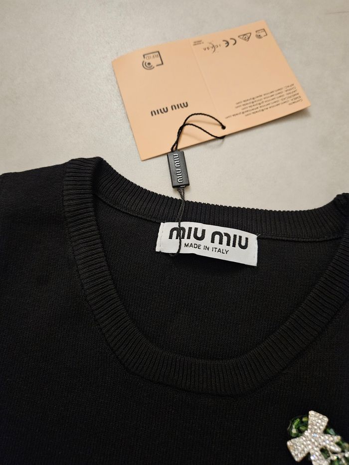 Débardeur Miu Miu noir rouge 🍒 - photo numéro 4