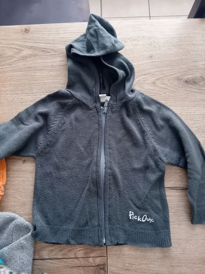 Lot 8 sweats et gilets 12 mois - photo numéro 7