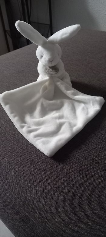 Doudoupetit lapin blanc