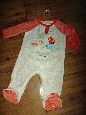 Pyjama gris clair et rouge sergent major