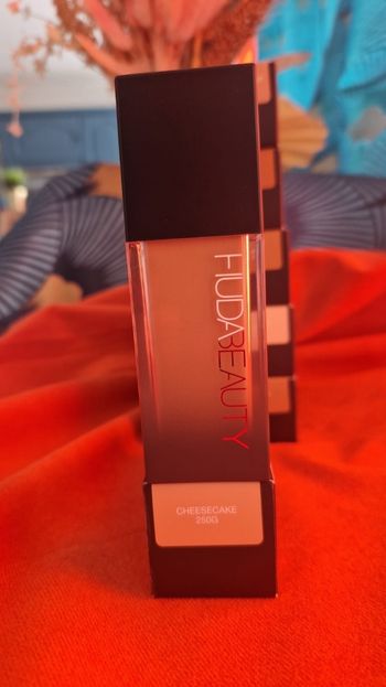 Hudabeauty fauxfilter luminous matte fond de teint couvrance totale Cheesecake 250G 35ml neuf