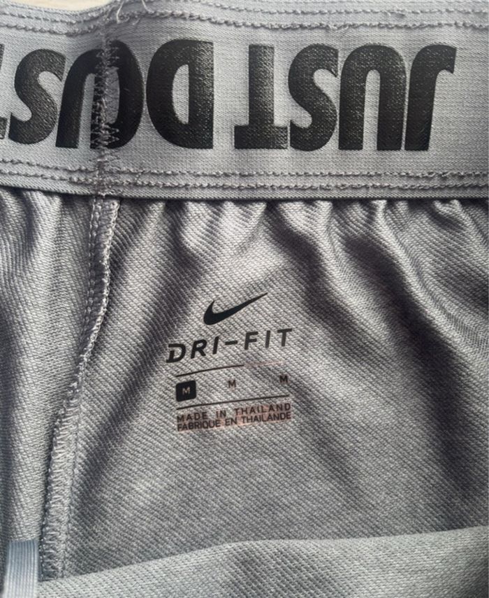 Short Nike dri fit M - photo numéro 2